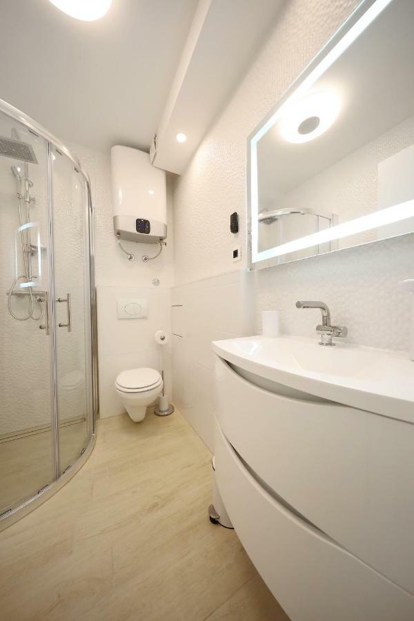 City Marine Luxury Apartments Zara Esterno foto